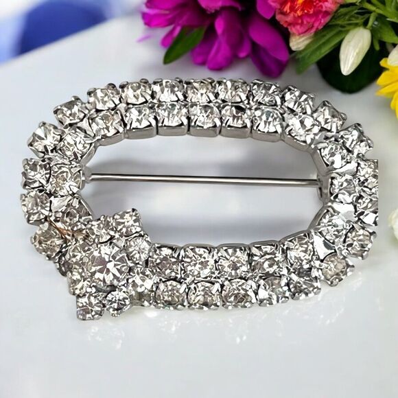 Vintage Rhinestone Pin Silver Tone Prong Set Crystal Mid Century Retro 6D - Picture 1 of 6